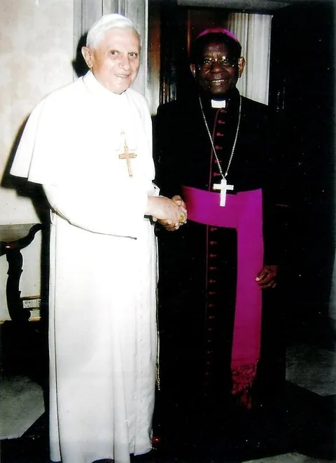 Monseigneur_001