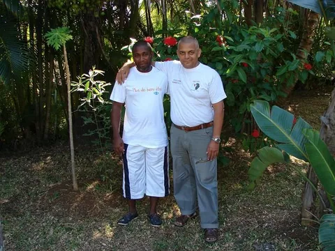 Le_Pr_sident_de_l_Association_et_le_Charg__du_P_le_Humanitaire